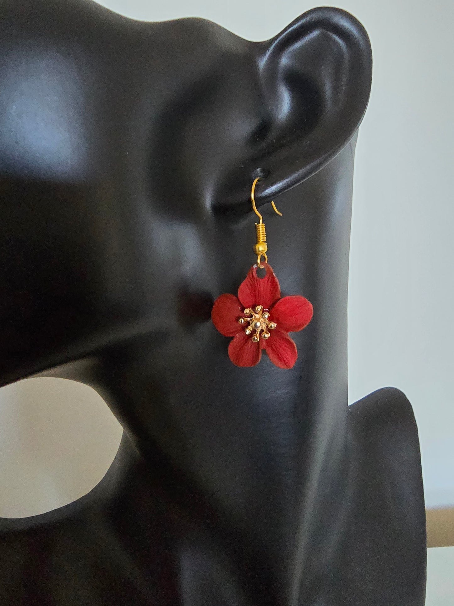 MoUi. Fun Flower Ceramic Drop Earrings Red - Pacific Collection