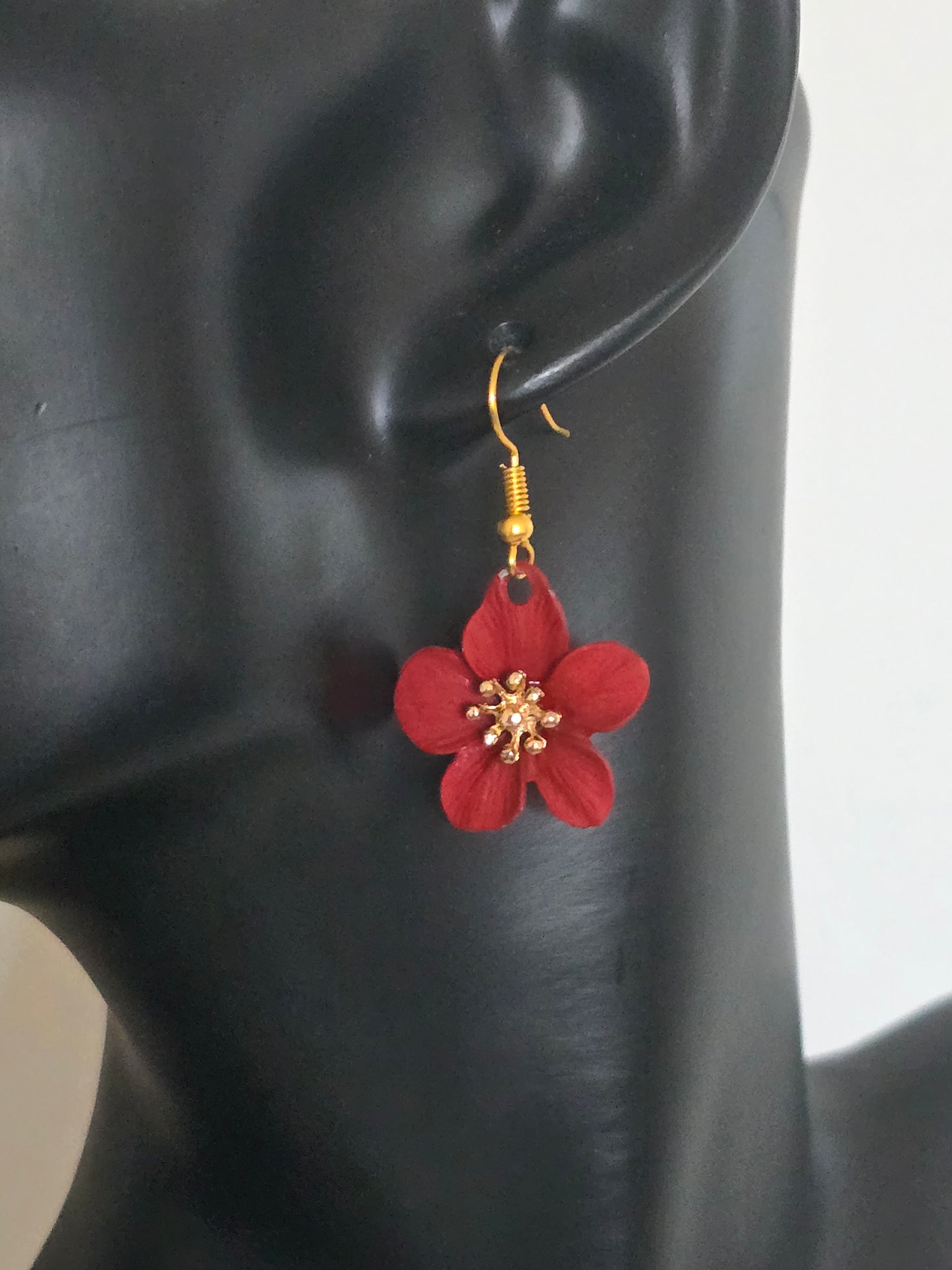 MoUi. Fun Flower Ceramic Drop Earrings Red - Pacific Collection