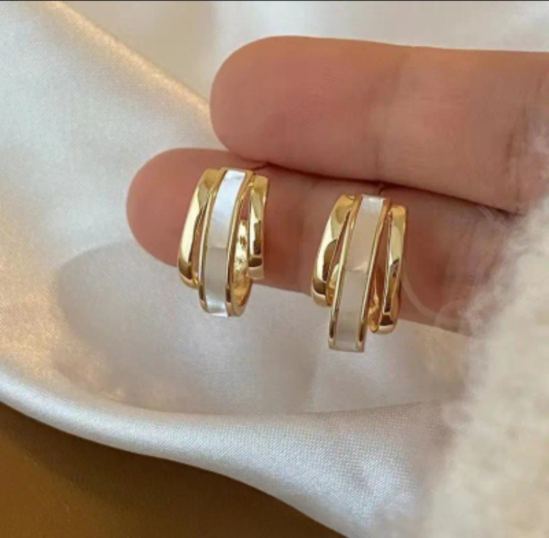 MoUi. New Tri Gold n White Small Hoop