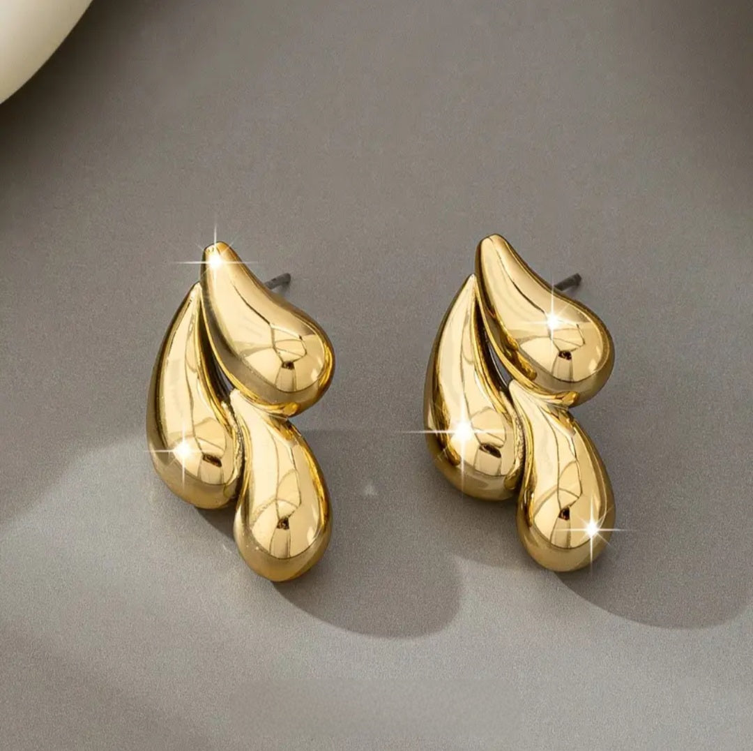 MoUi. New Gold Water Drop Earrings