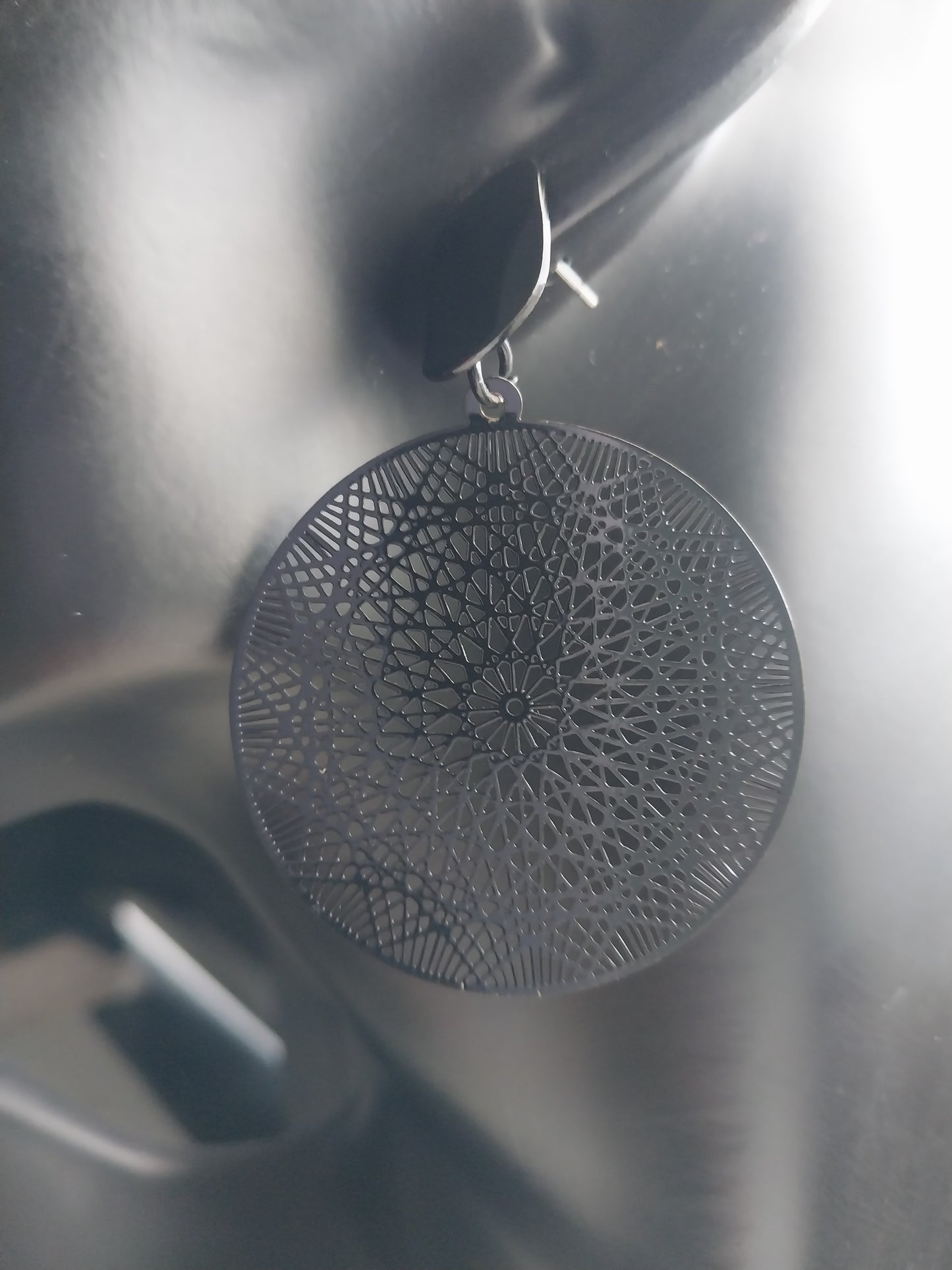 MoUi. Fashionable Black Patterned Drop
