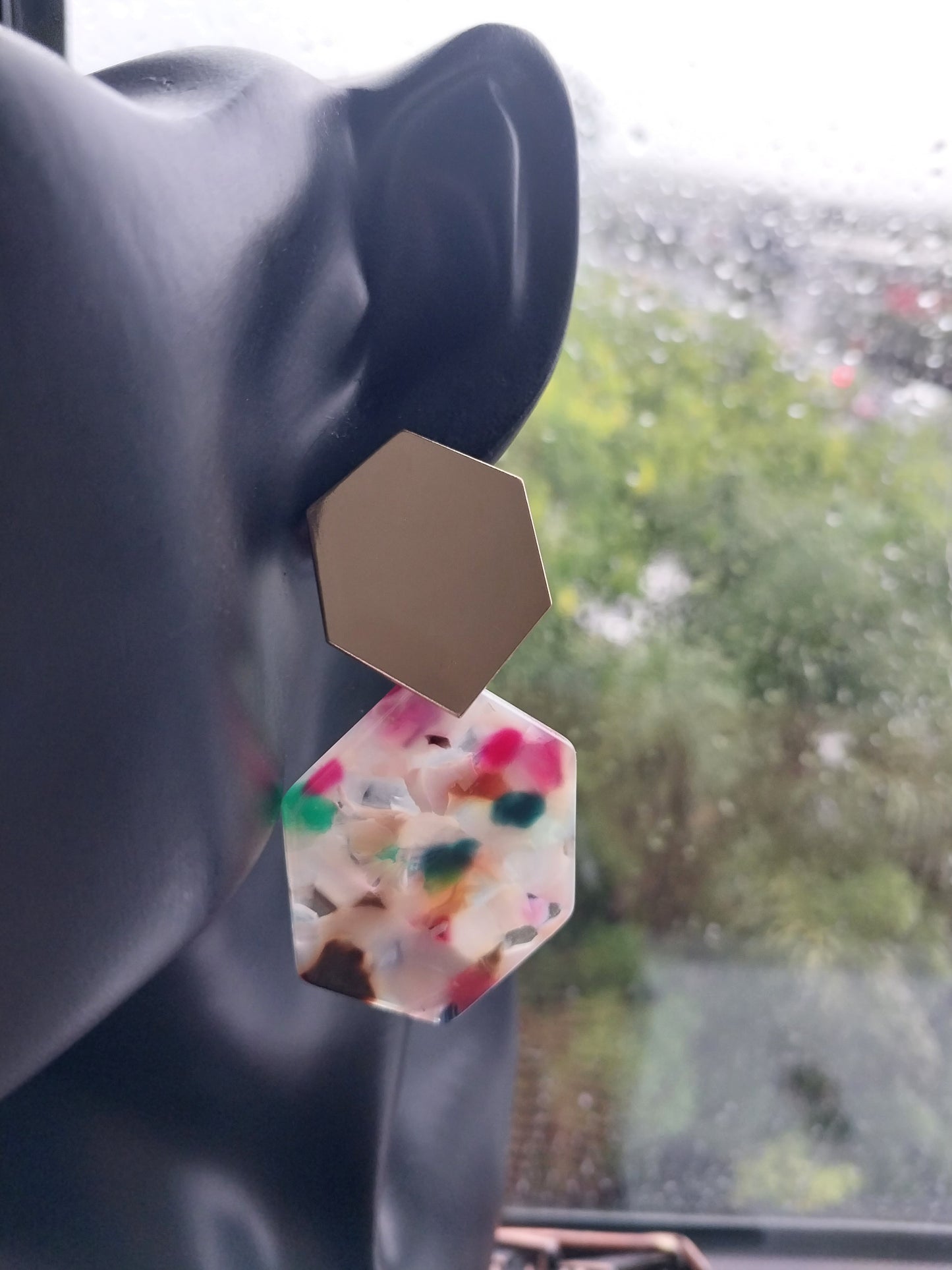 MoUi. Intriging Colours Hexagon Drop
