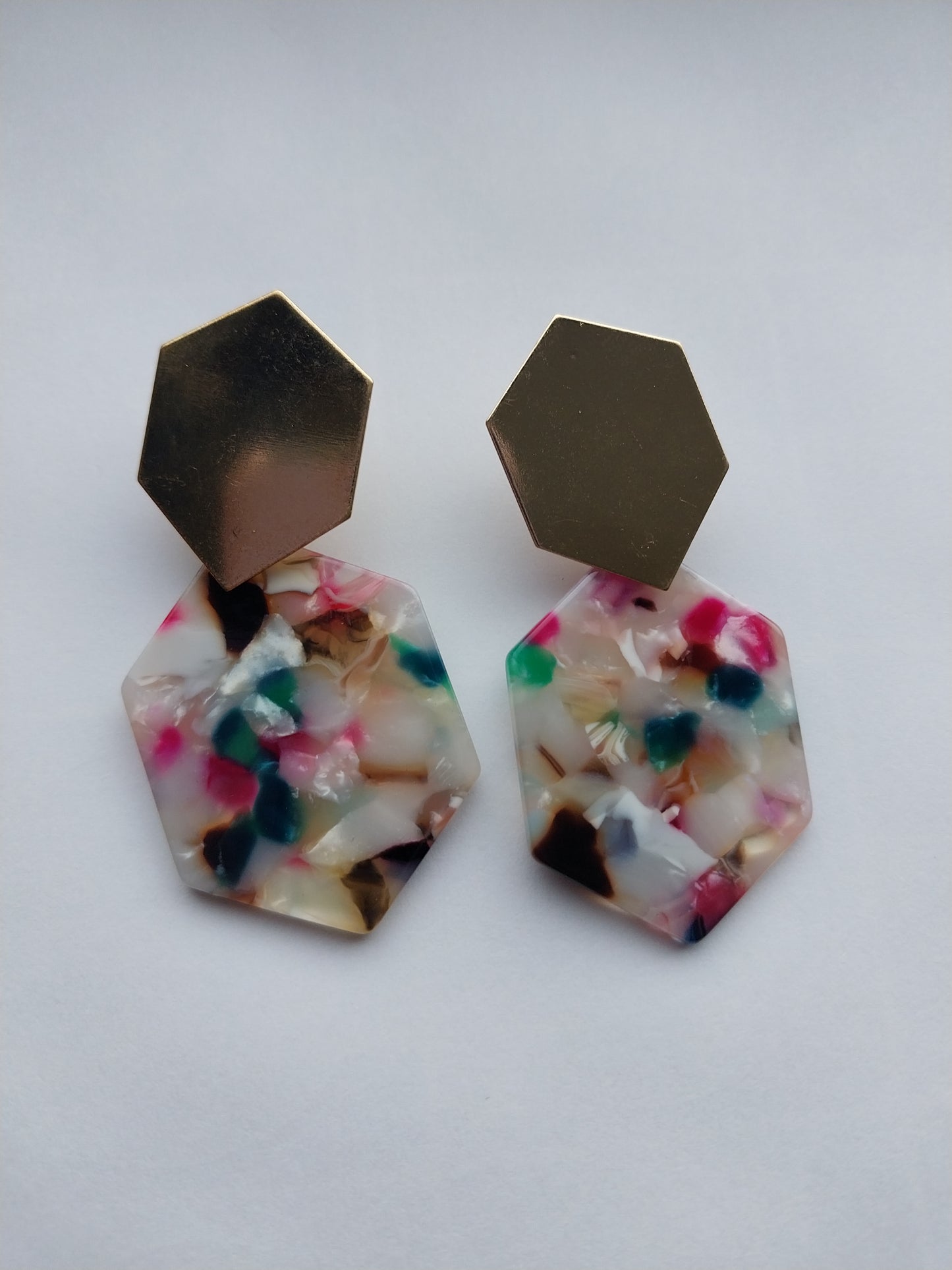 MoUi. Intriging Colours Hexagon Drop