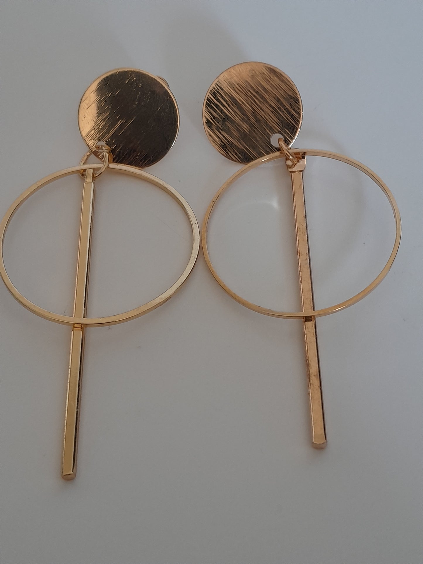 MoUi. Stylish Gold Circle and Line Drop