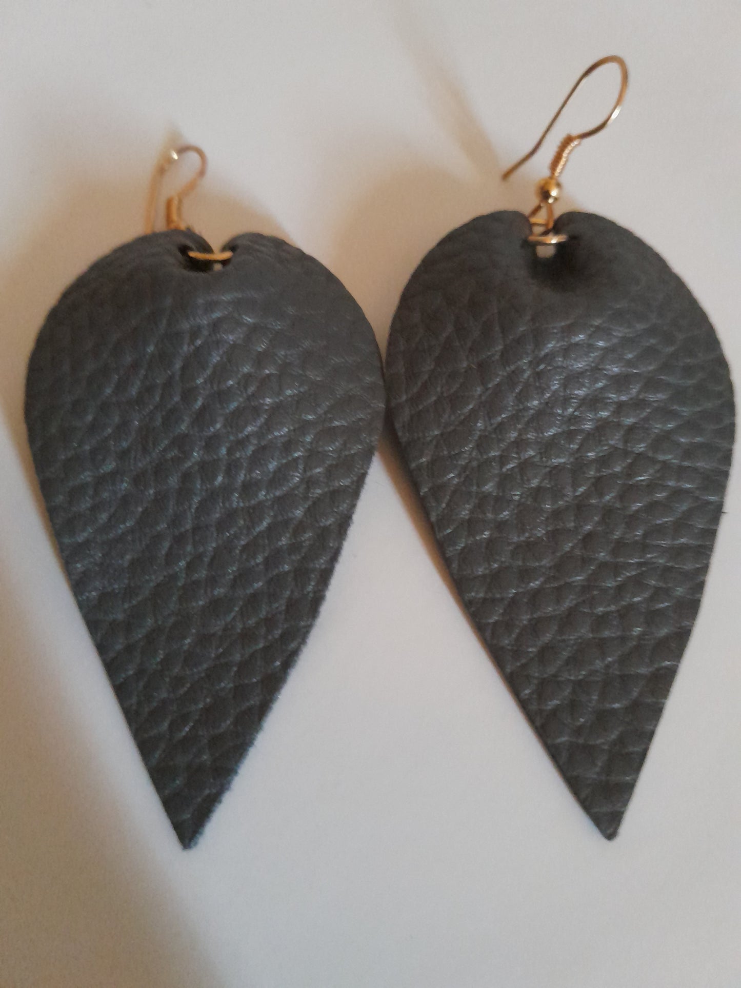 MoUi. Fetching Grey Faux Leather Leaf Drop