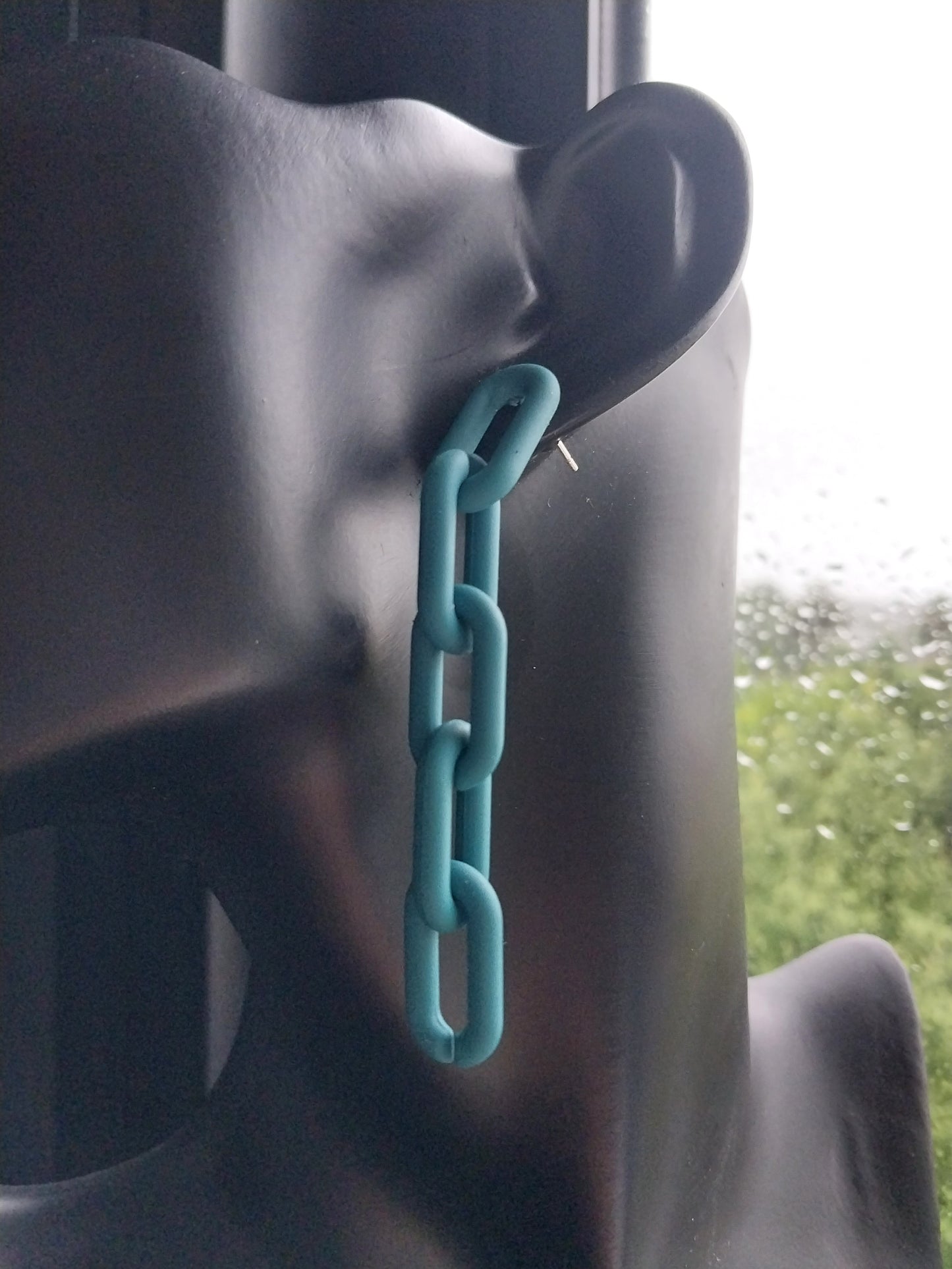 MoUi. New York Green 5 Chain Dangle