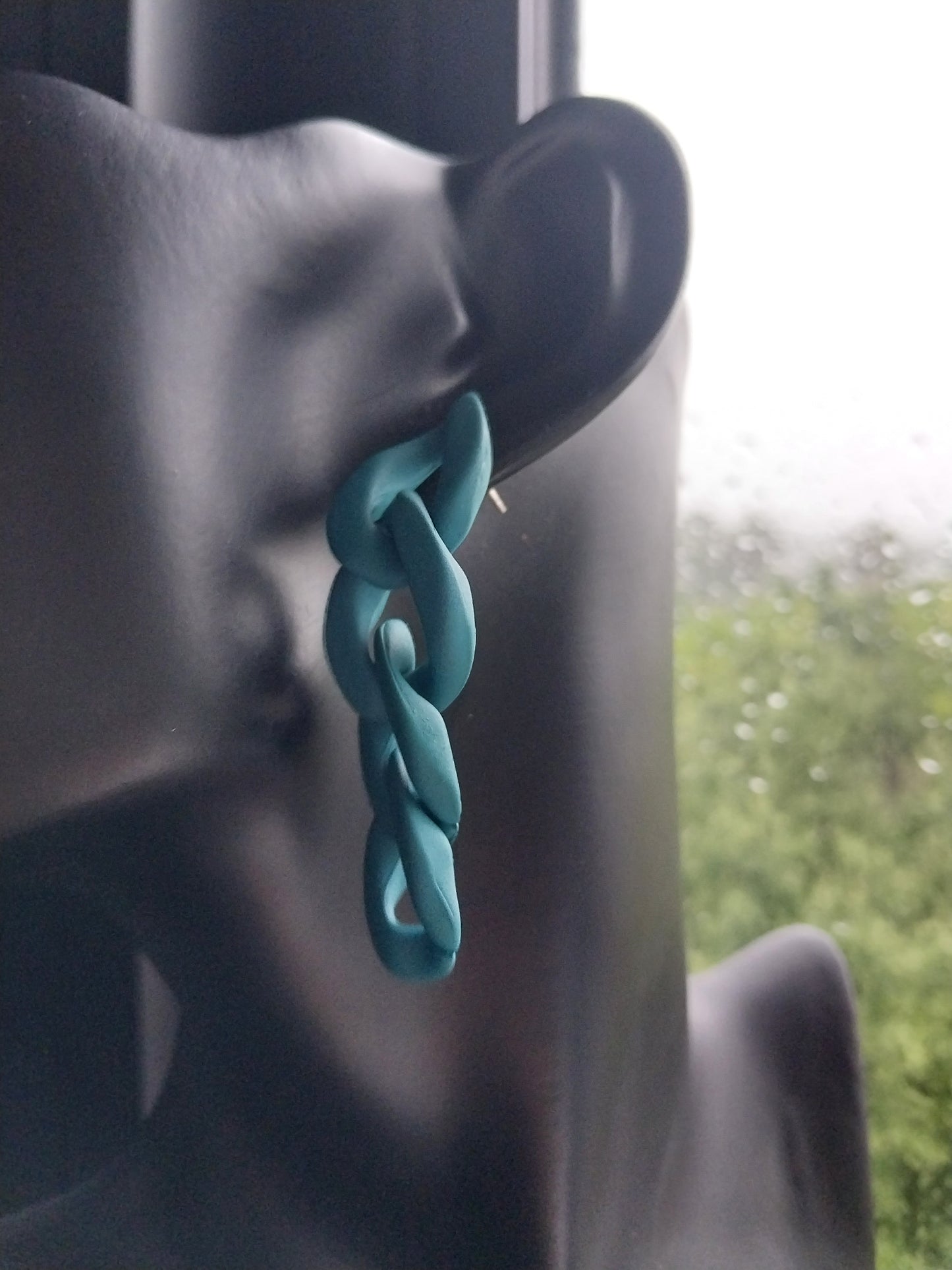 MoUi. New York Green 4 Chain Dangle