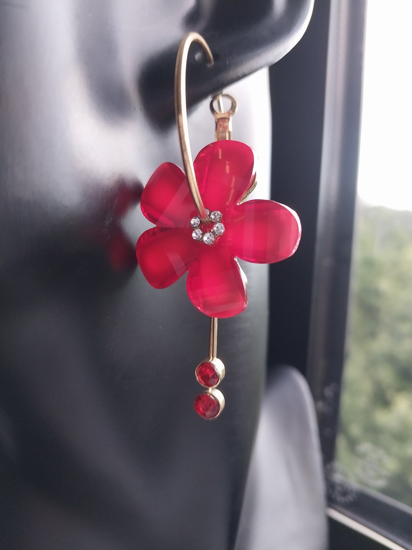 MoUi. Simple beauty Red Flower Drop