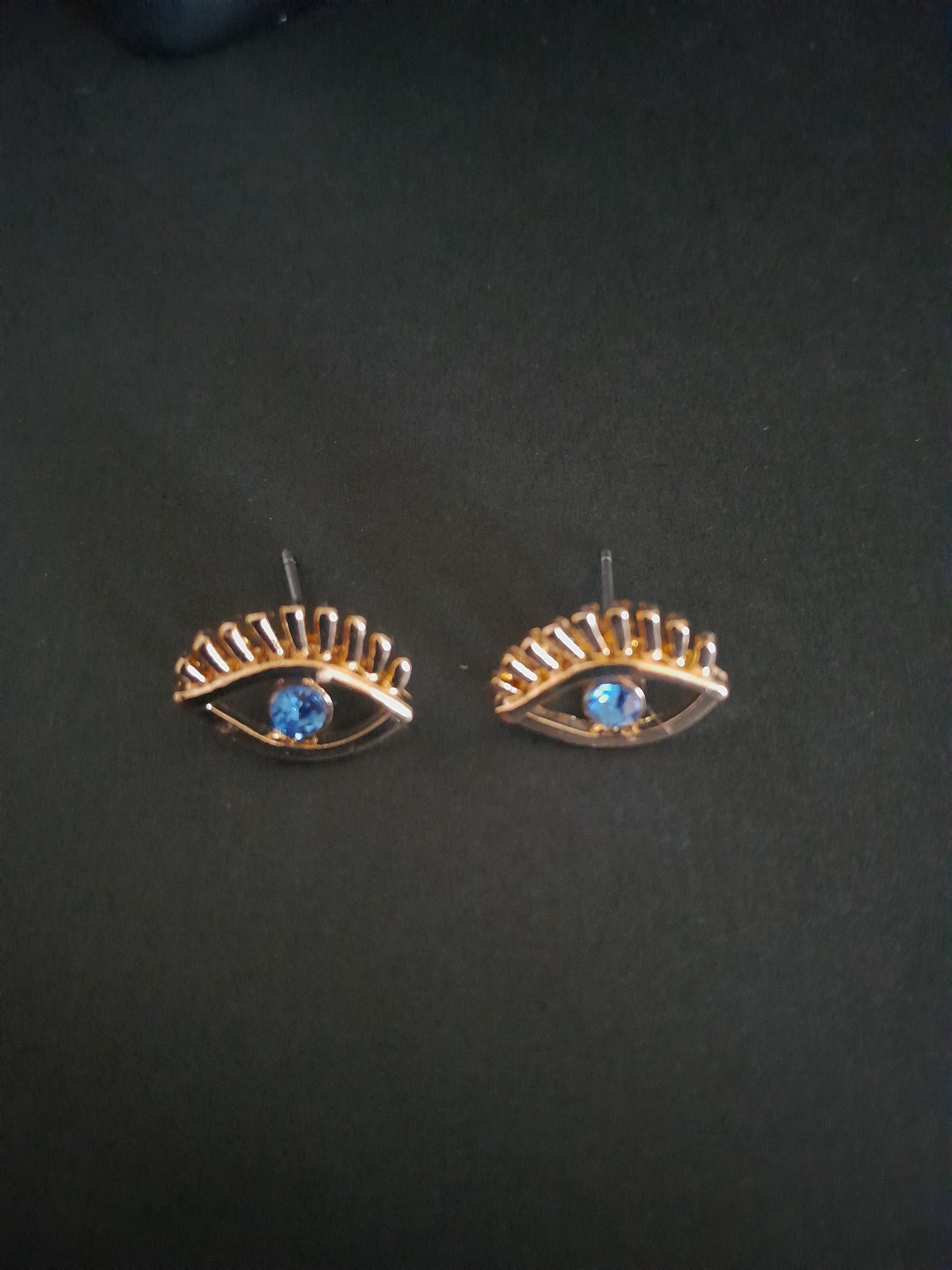 Mezmerising Blue Eye Diamante in Gold