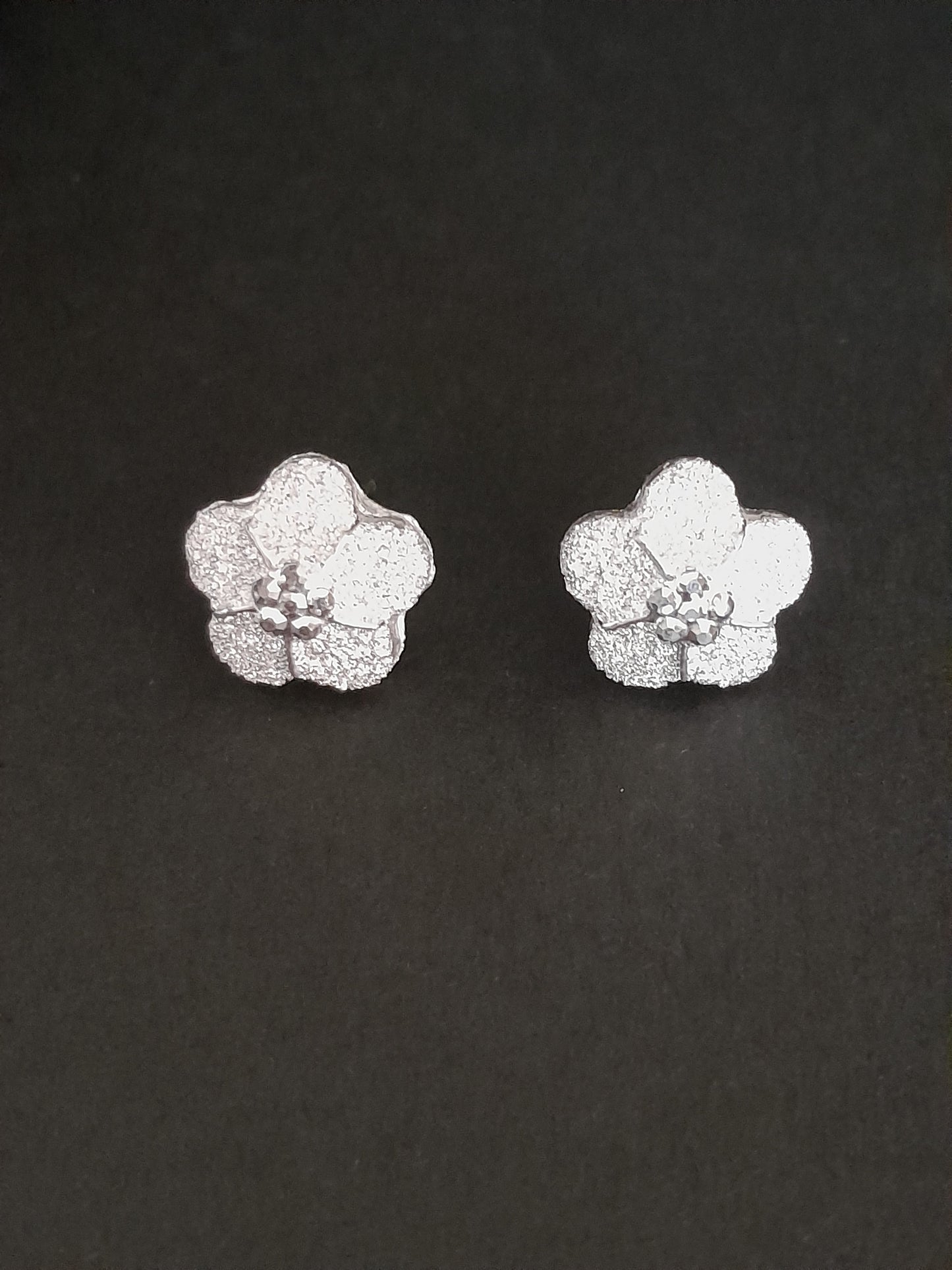 Gorgeous Silver Glitter Flower Stud