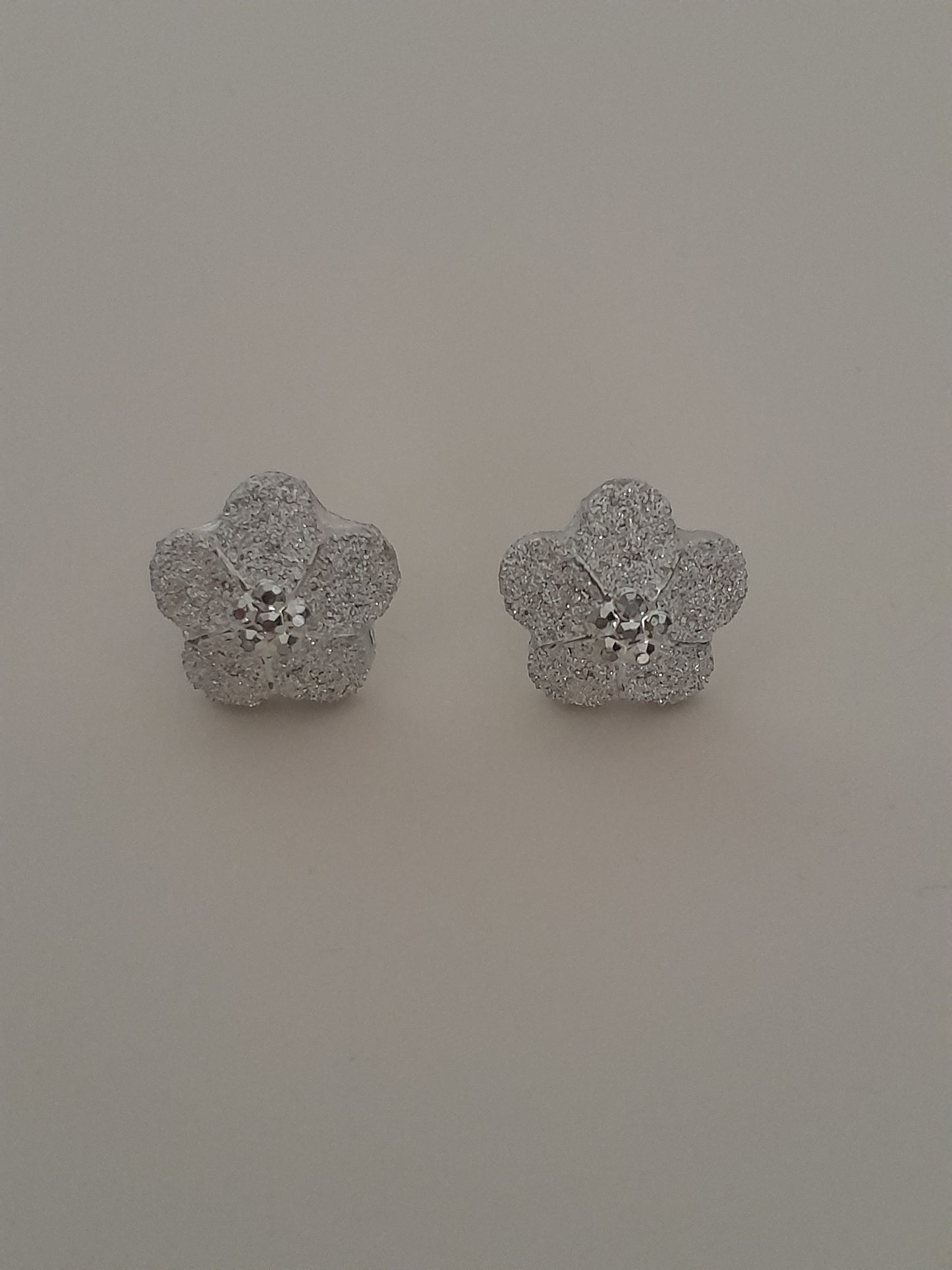 Gorgeous Silver Glitter Flower Stud