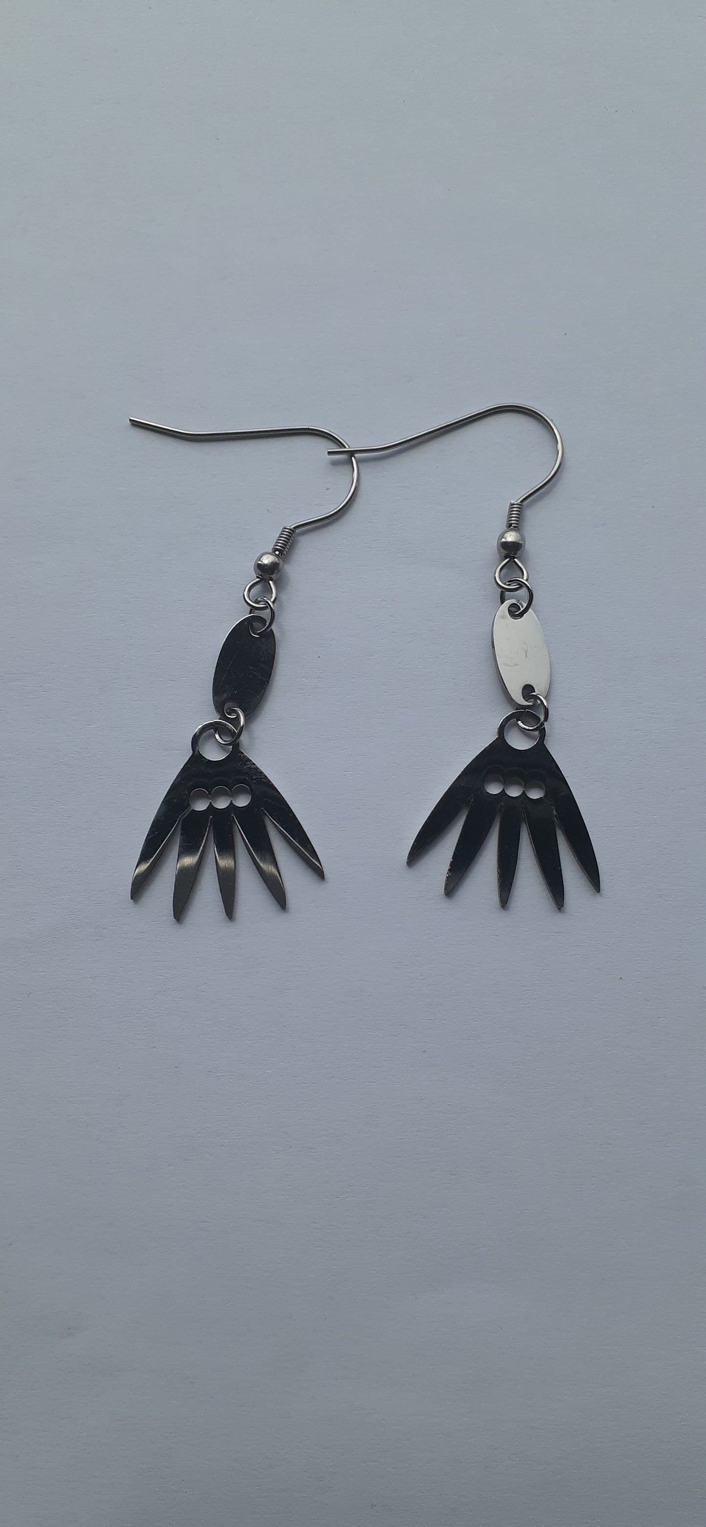 MoUi. Stainless Steel 5 Pin Leaf Drop