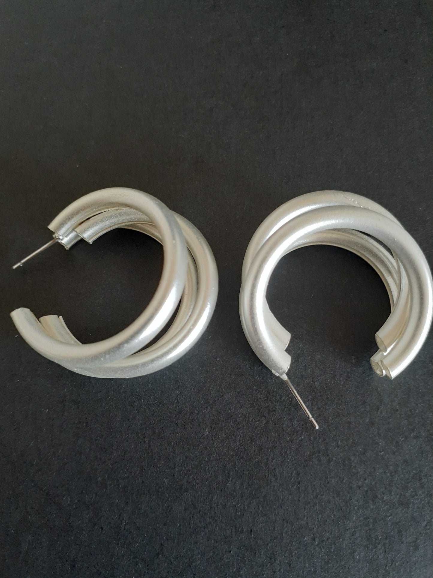 Grand 3 Ringed Silver Hoop