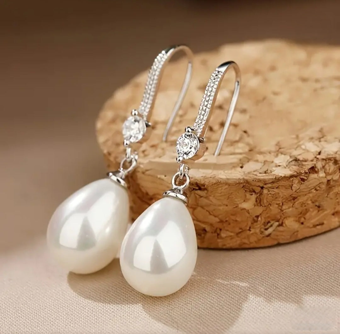 MoUI. New Droplet Faux Pearl