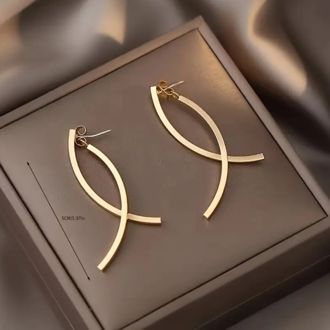 MoUi. New Single Curves Dangle