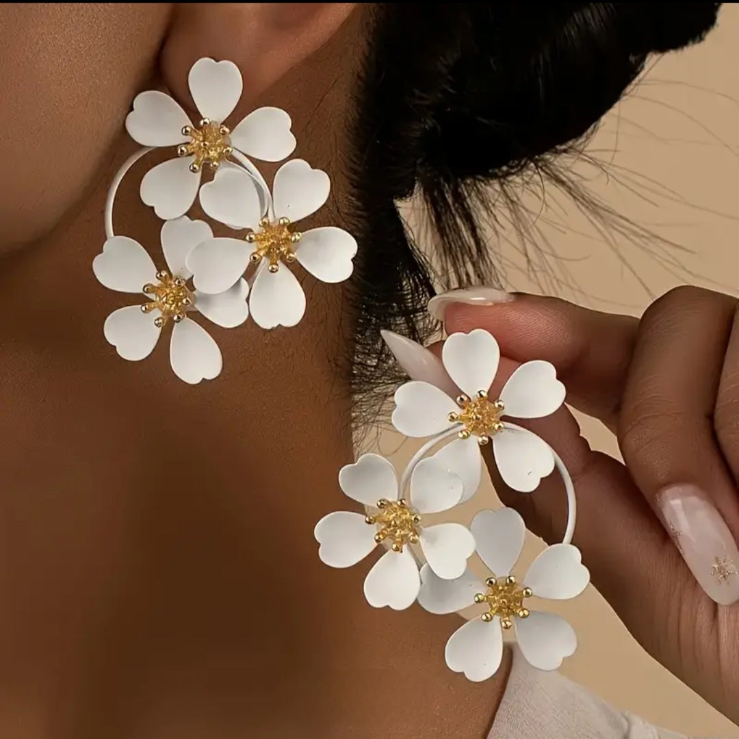MoUi. New Elegant Camelia White Drop