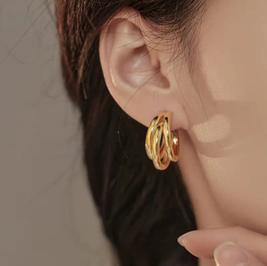 MoUi. New Tri-Layer C-Shaped Gold Hoop