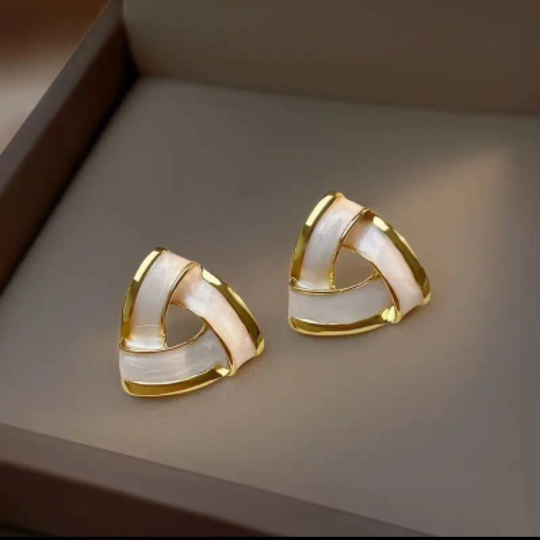 MoUi.  New Pearl Shell Tri Stud Earrings