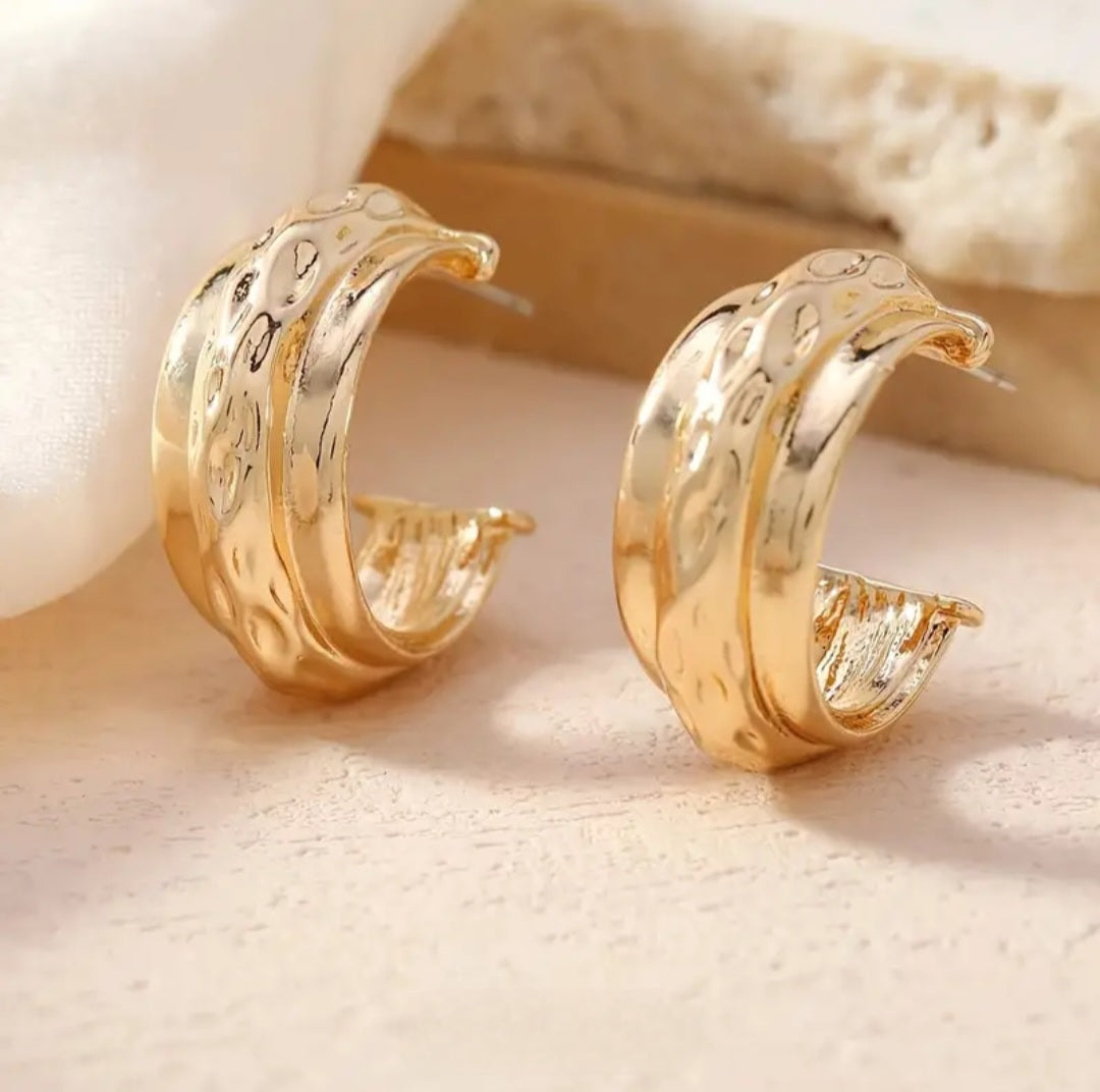 MoUi. New Gold Hoop