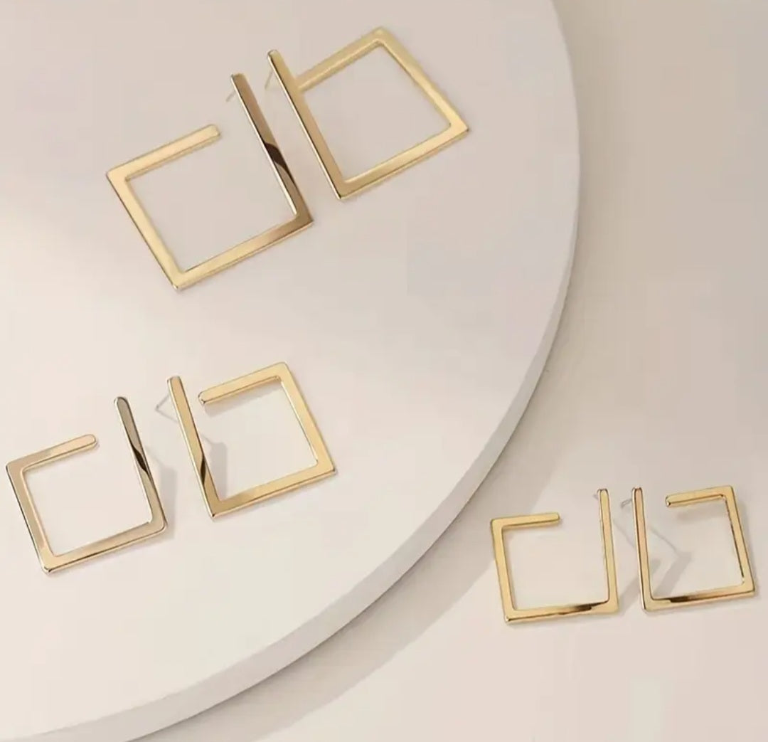 MoUi. New Gold Plated Geometric Hoop