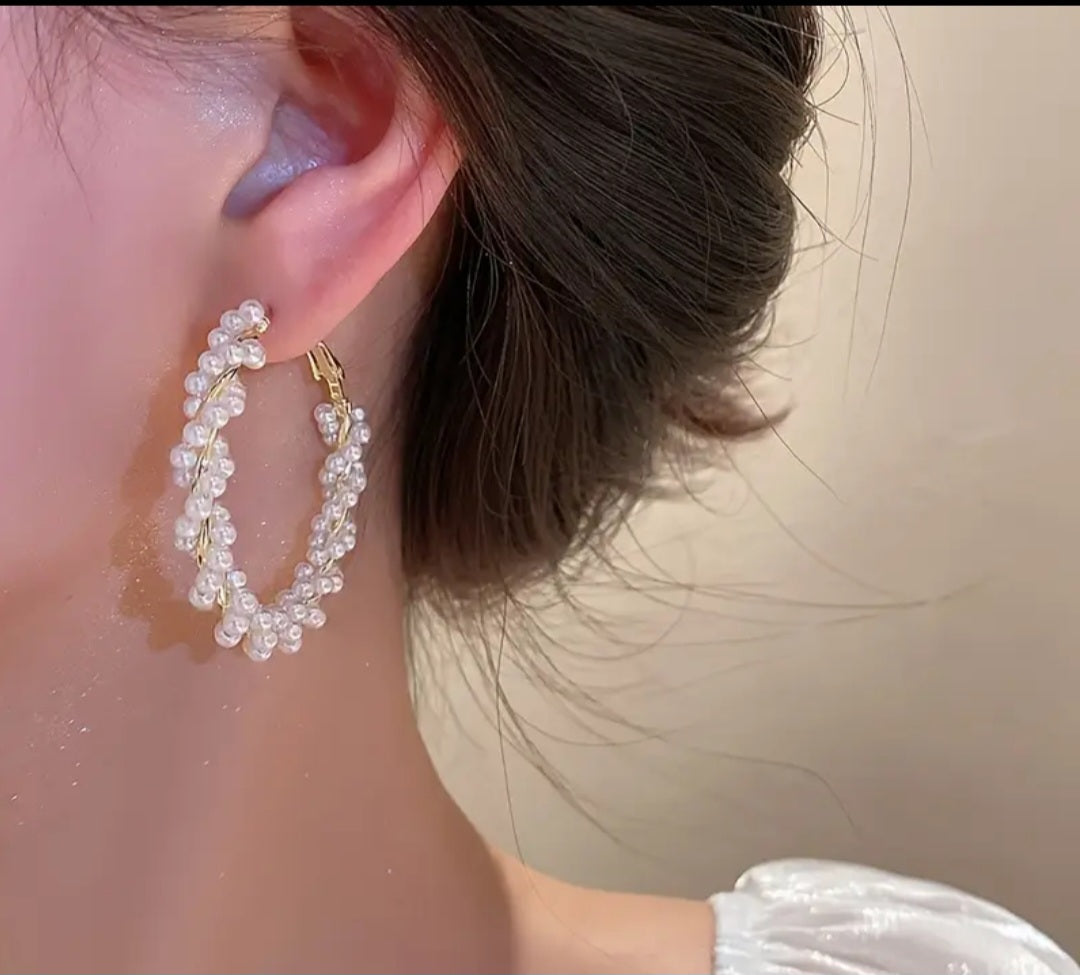 MoUi. New Elegant pearl hoop Earring