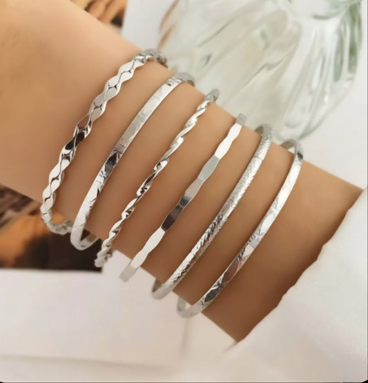 MoUi. New Faux Silver Bracelet Set