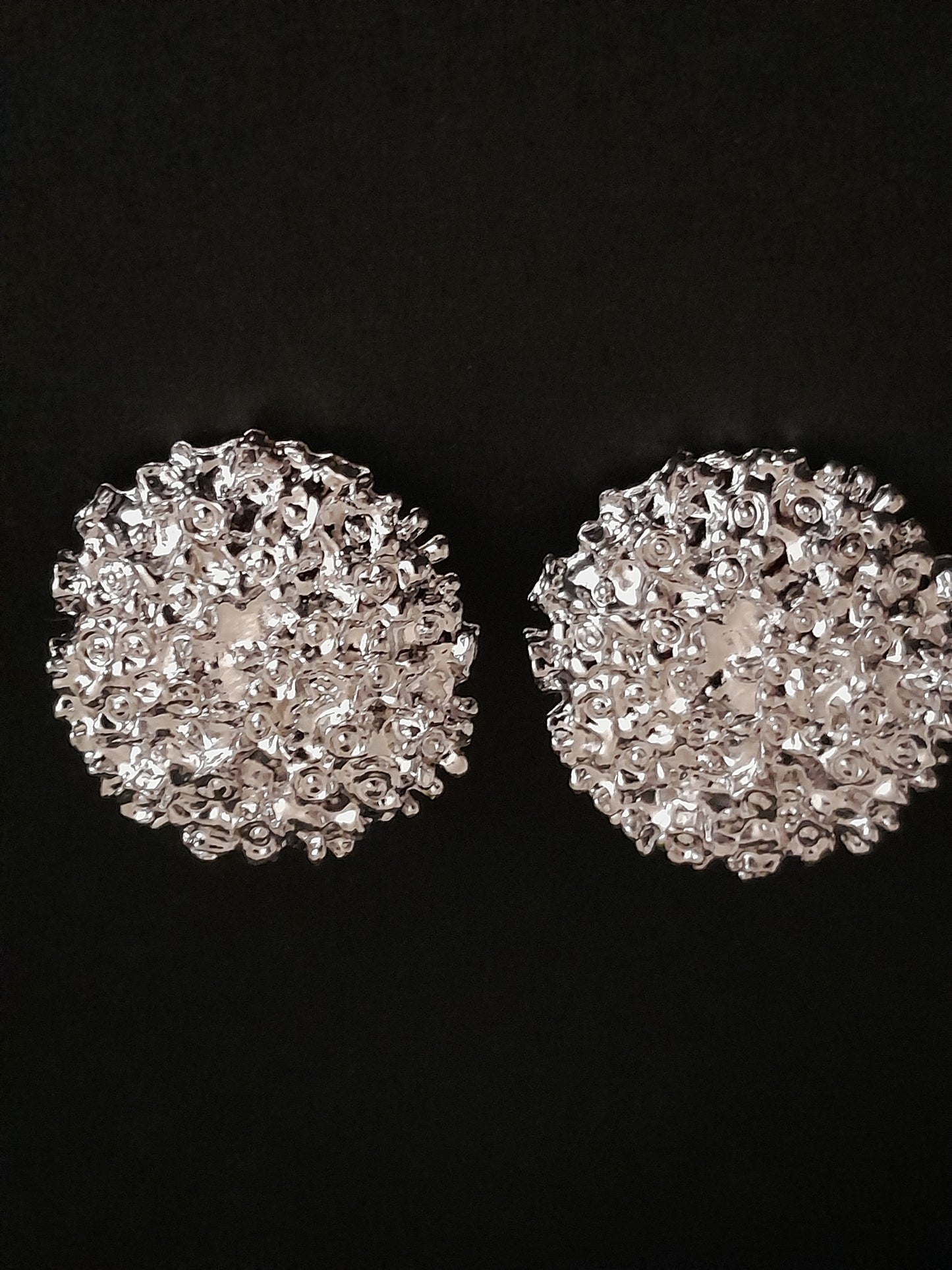 MoUi. New Silver Crushed Stud