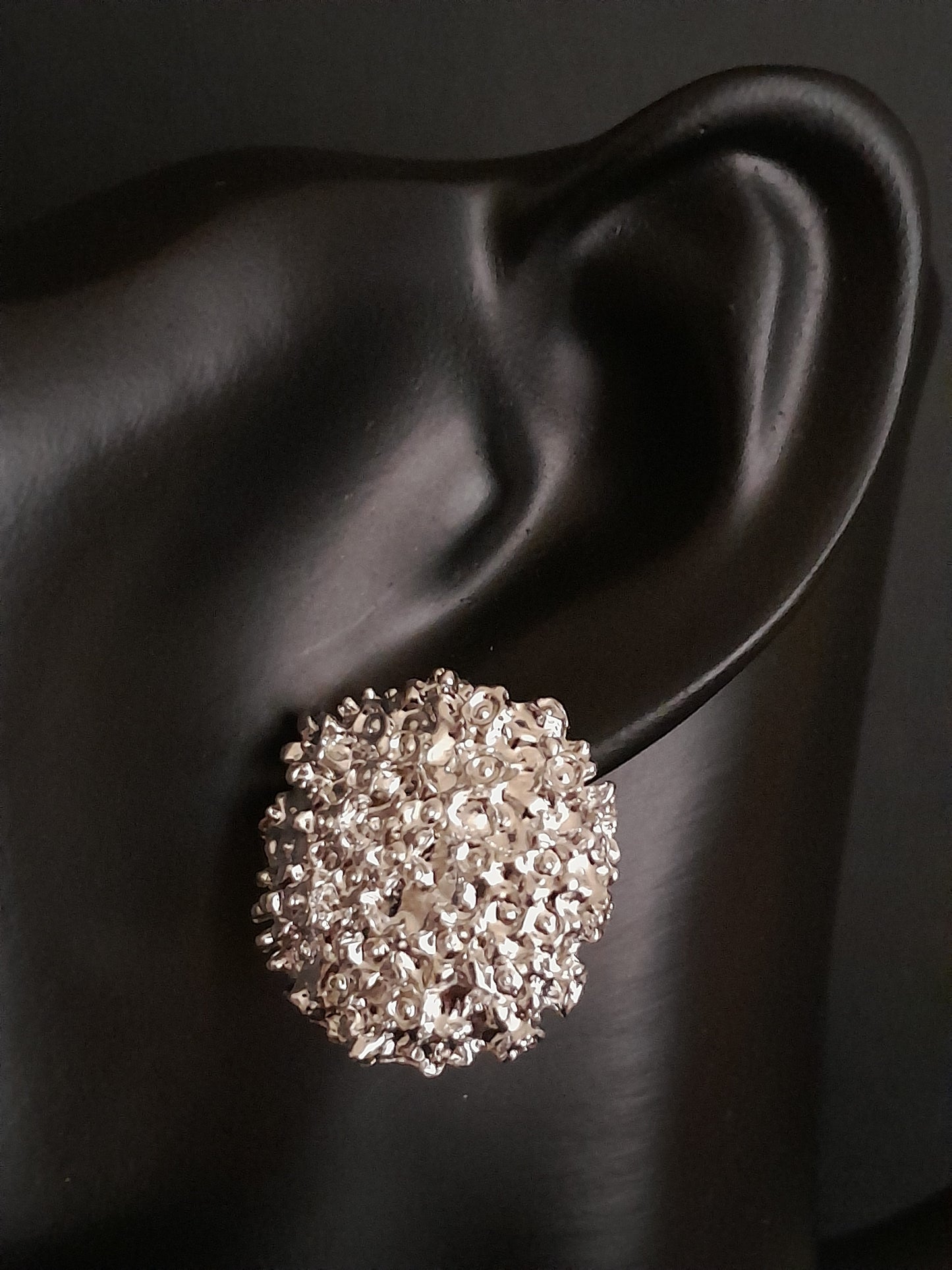 MoUi. New Silver Crushed Stud