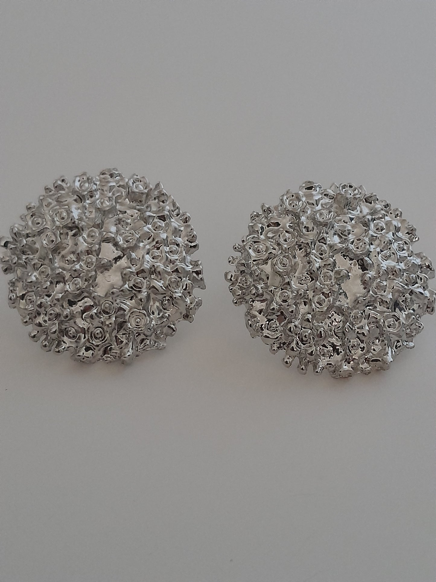 MoUi. New Silver Crushed Stud