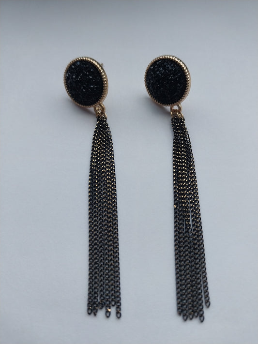MoUi. Stunning Black Chain Dangle - Storage