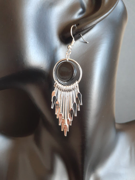 MoUi. Stunning Silver Circle Black Line Drop