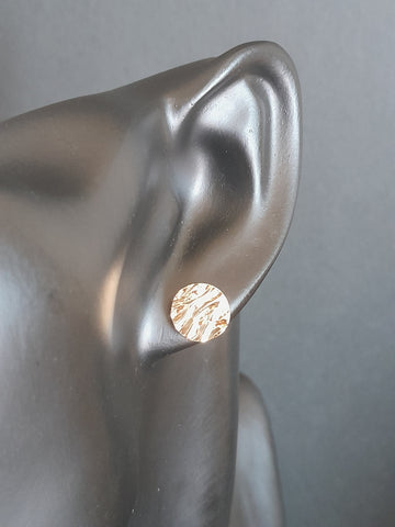 Appealing Gold Ripple Round Stud